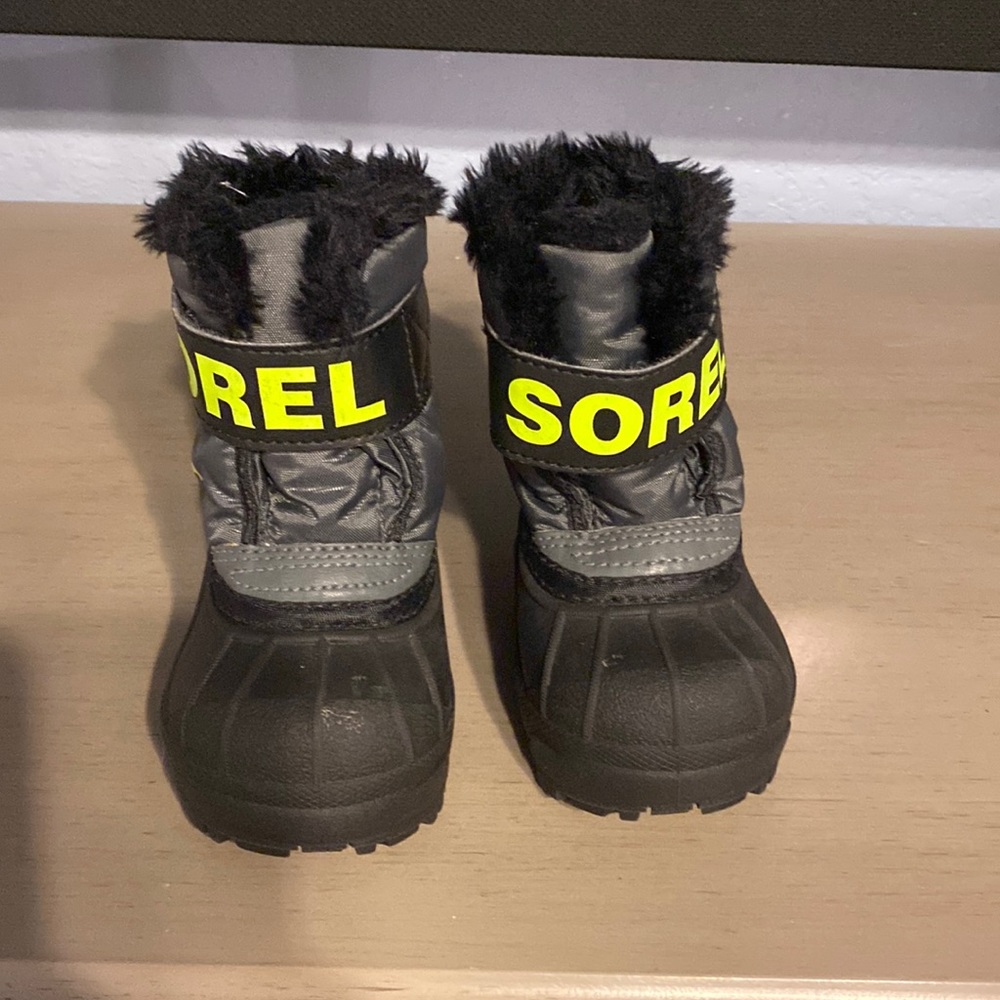 Sorel black snow boots